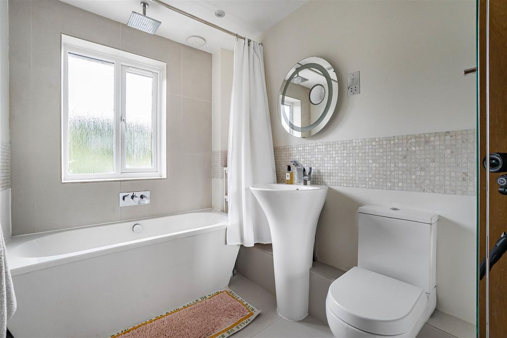 Additional image 17 of 4 bed detached house for saleRutland Gate, Maidenhead SL6