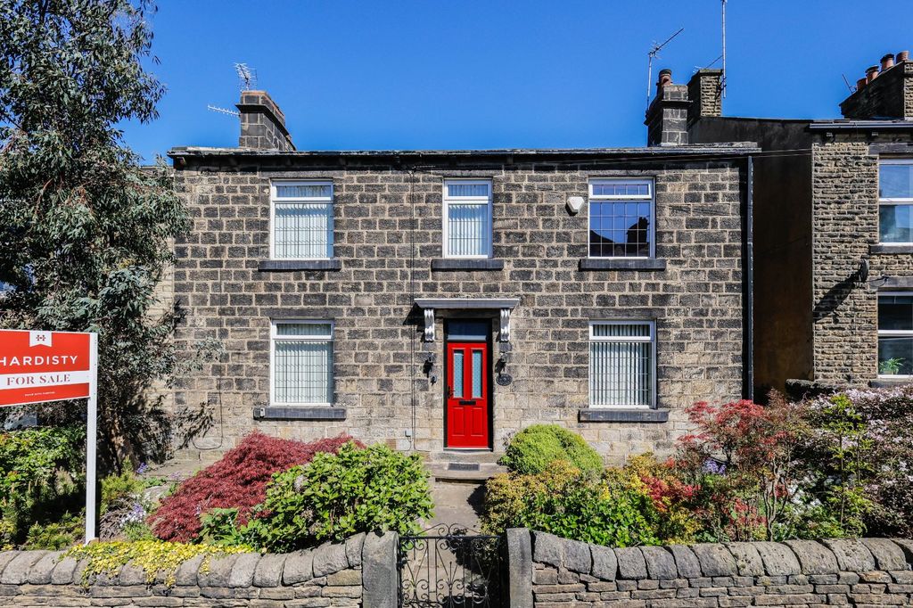 3 bed semi-detached house for saleNorth Street, Rawdon, Leeds, West Yorkshire LS19