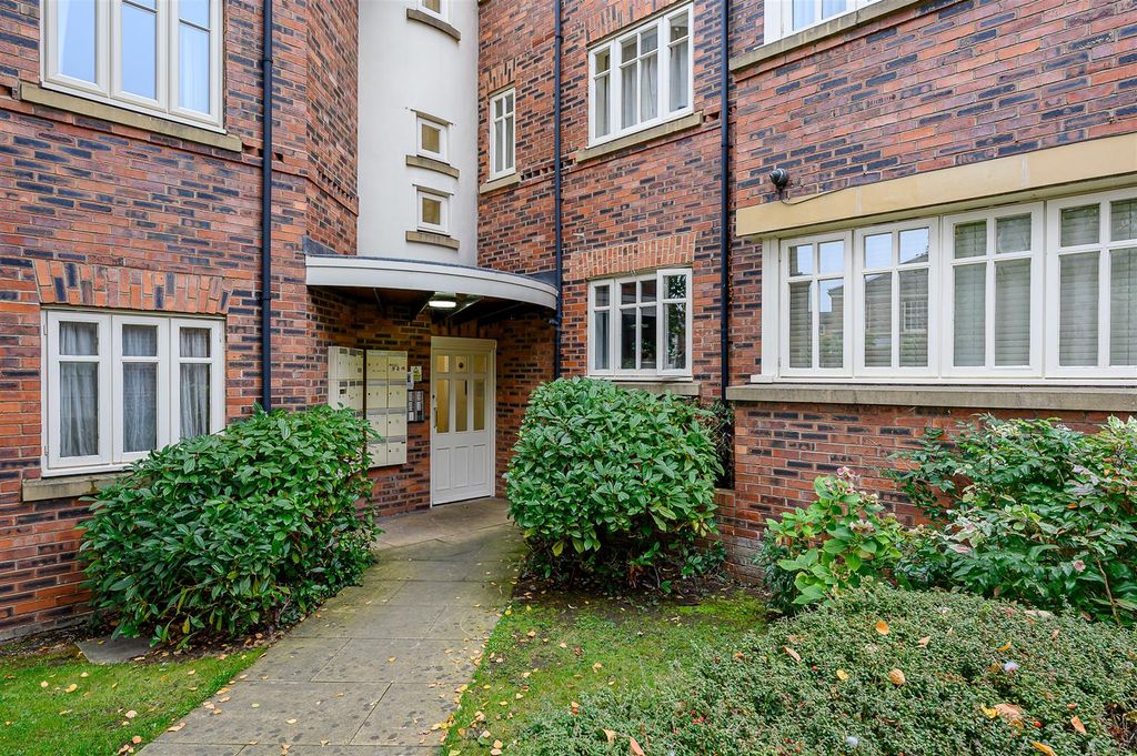 Additional image 8 of 2 bed flat for saleSt Catherines Court, York YO24