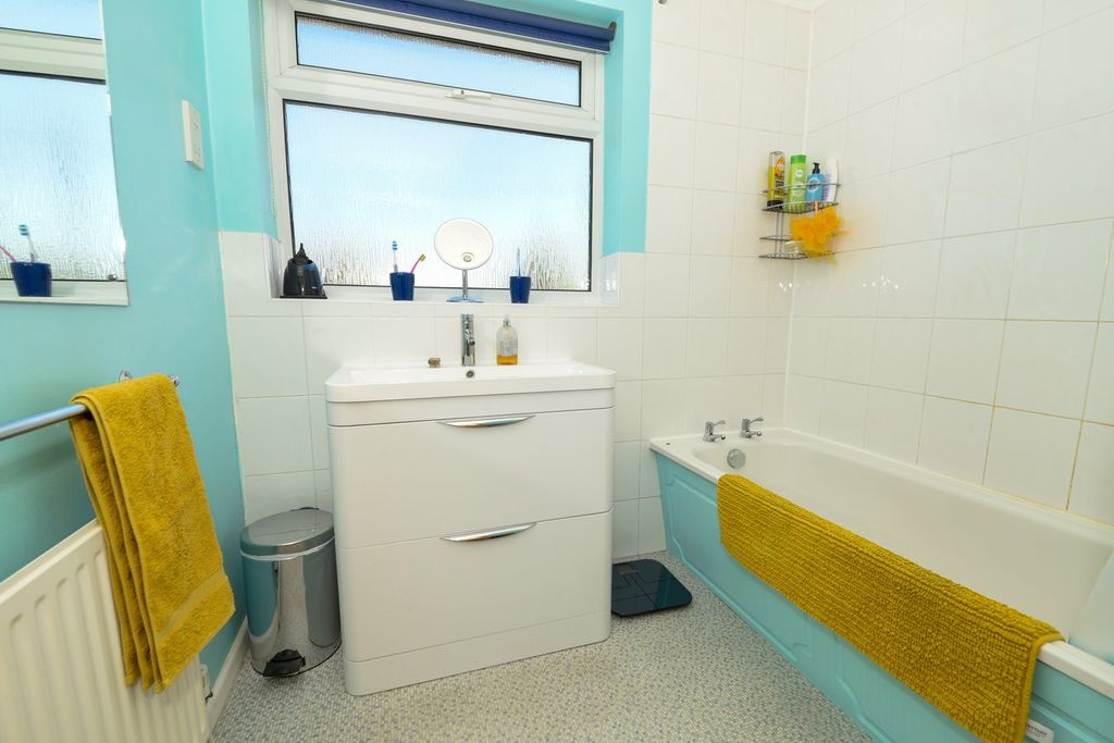 Additional image 8 of 3 bed semi-detached house for saleOld Newtown Road, Newbury RG14