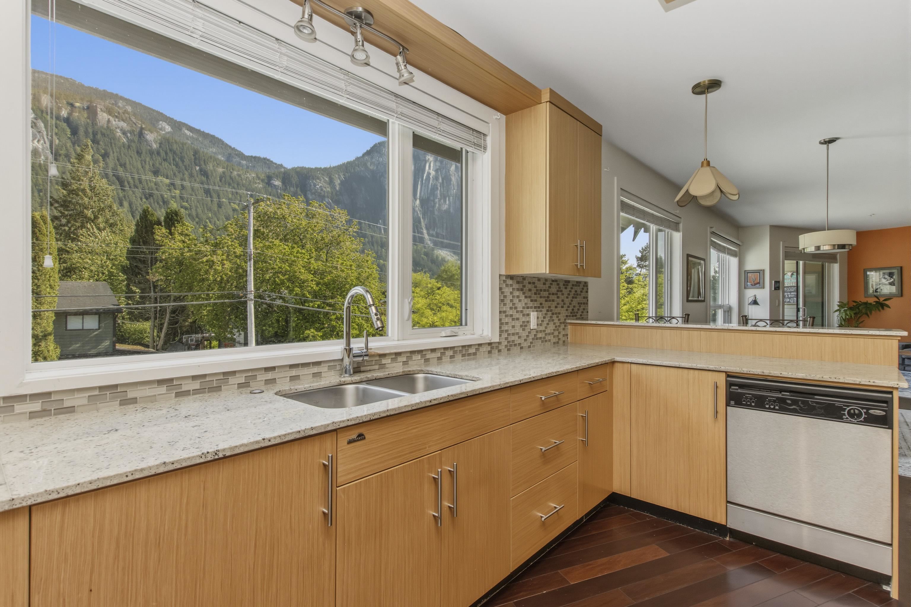 Additional image 3 of 208-1909 Maple Drive, Squamish, BC, V8B 0T1