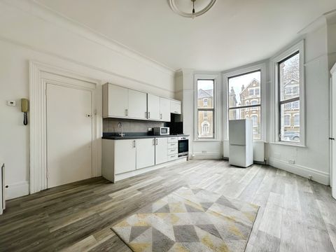 Tressillian Road, London SE4, Studio to rent
