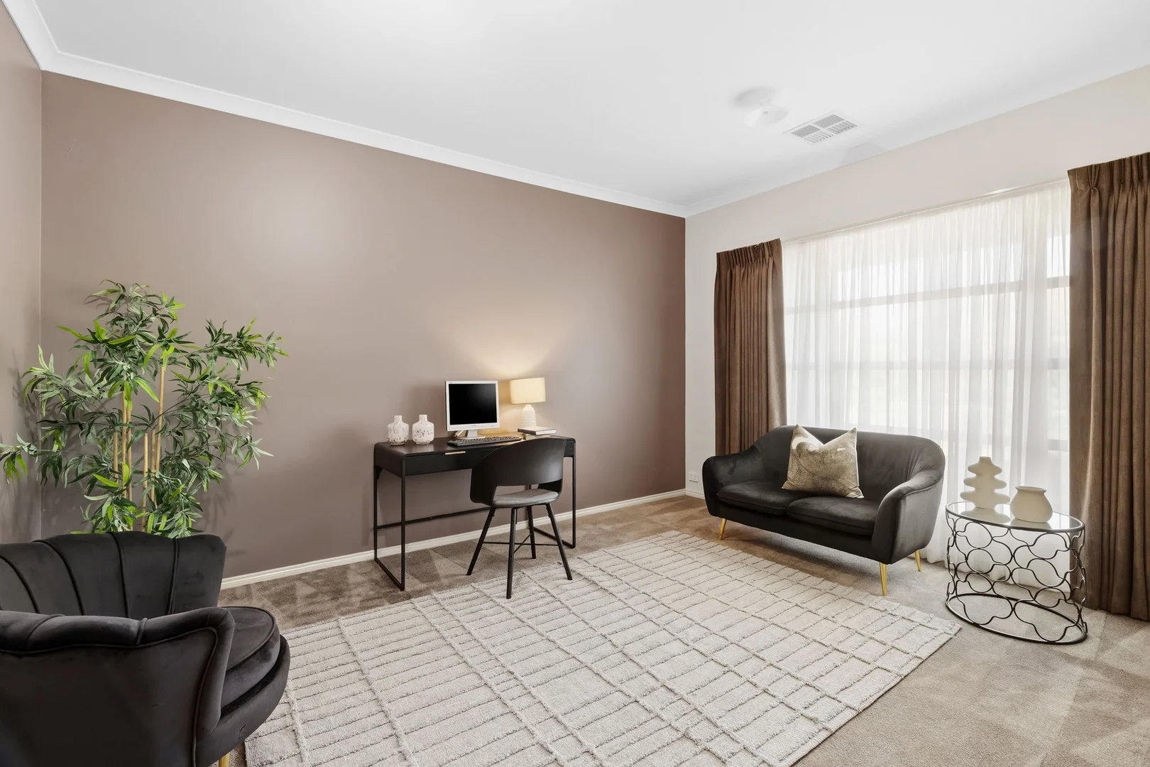 8 Abercrombie Grove, Epping VIC 3076 photo 2