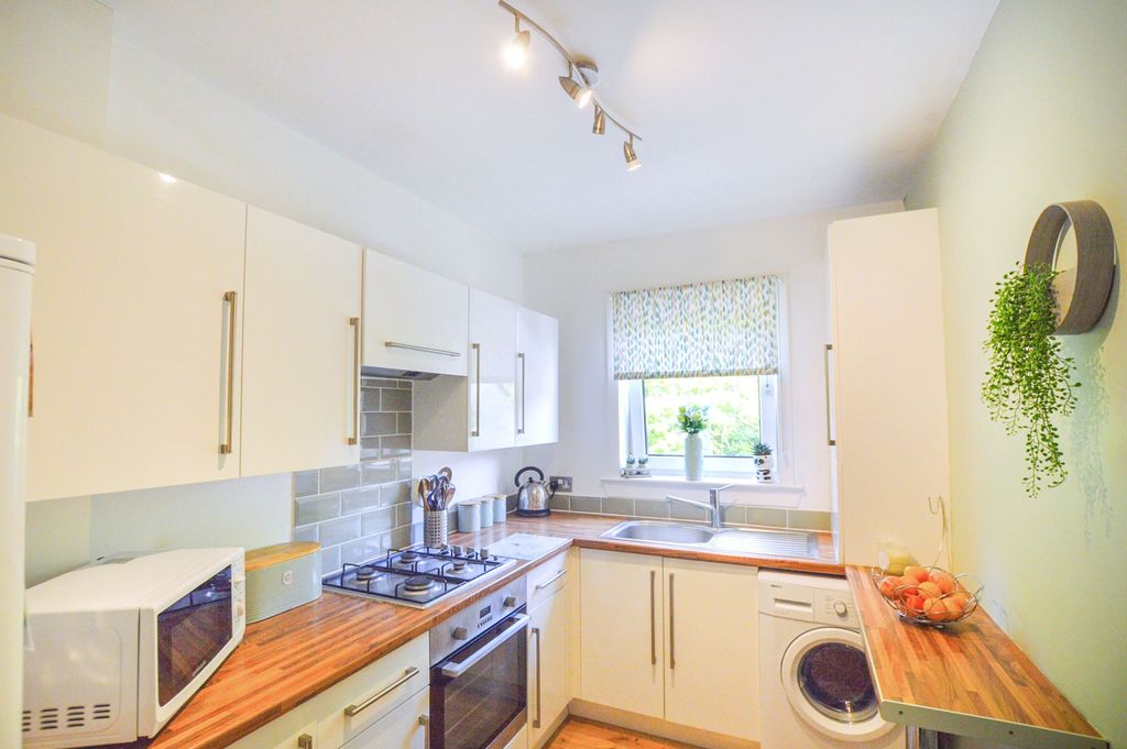 Additional image 5 of 2 bed flat for saleFlat 4, 42 Waterside Street, Largs KA30