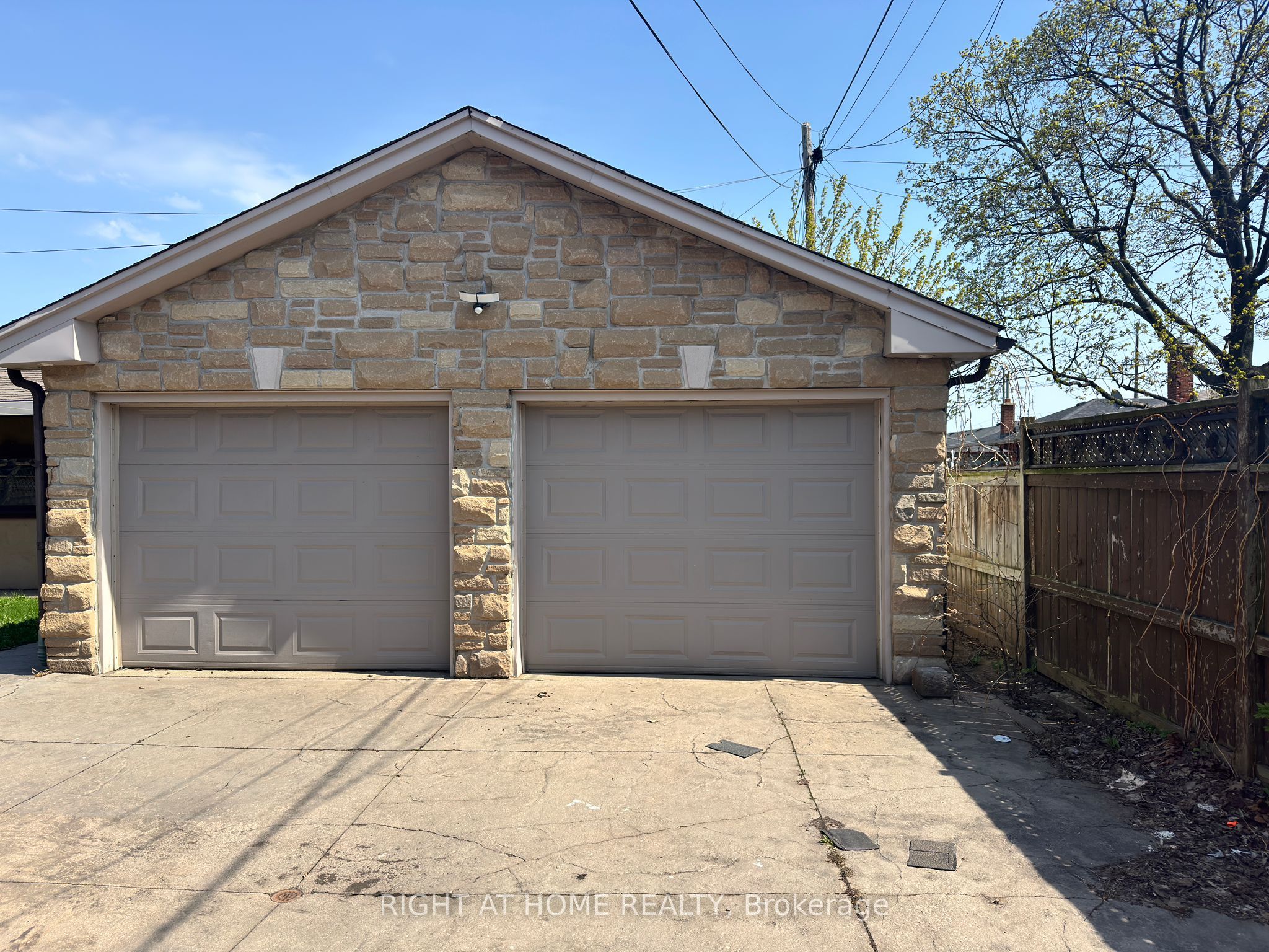 Additional image 2 of Main-325 East 45th Street, Hamilton, ON, L8T 3K9