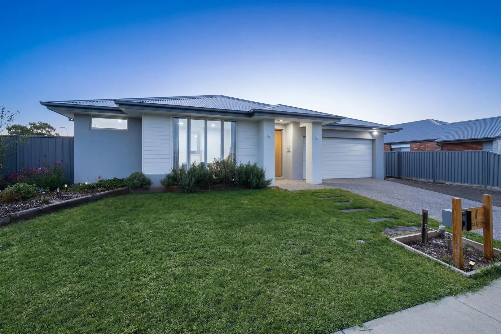 1 Oak Grove, Romsey VIC 3434