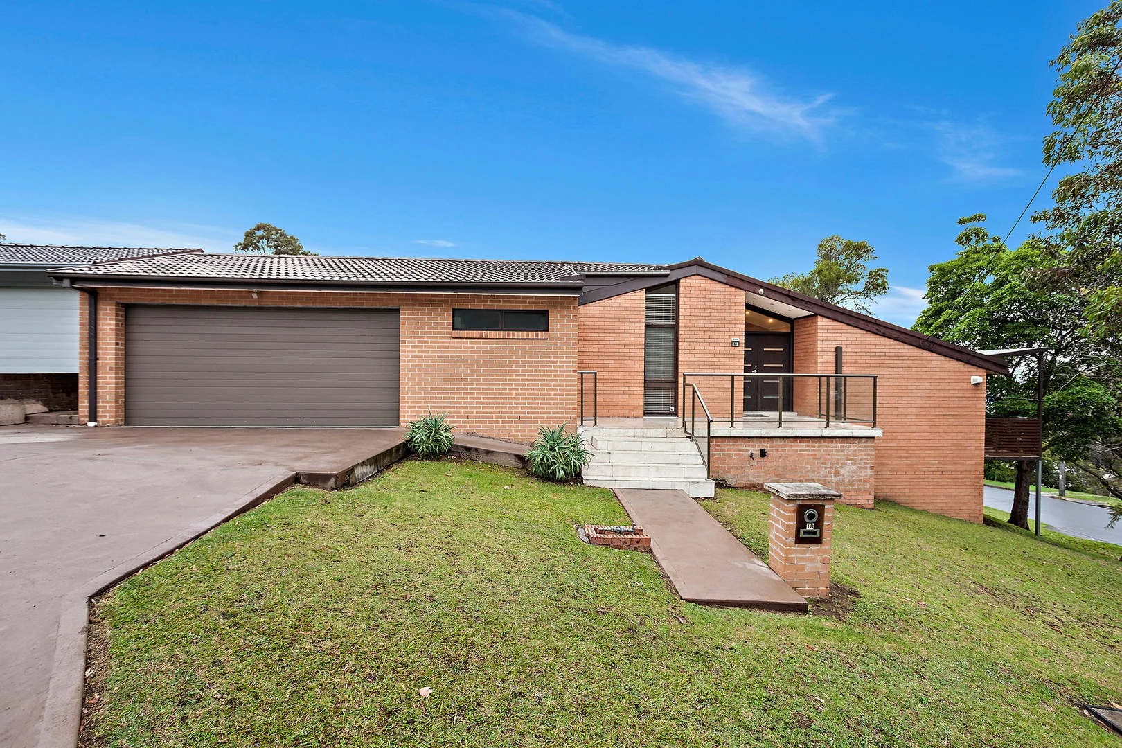 18 The Avenue, Mount Saint Thomas NSW 2500