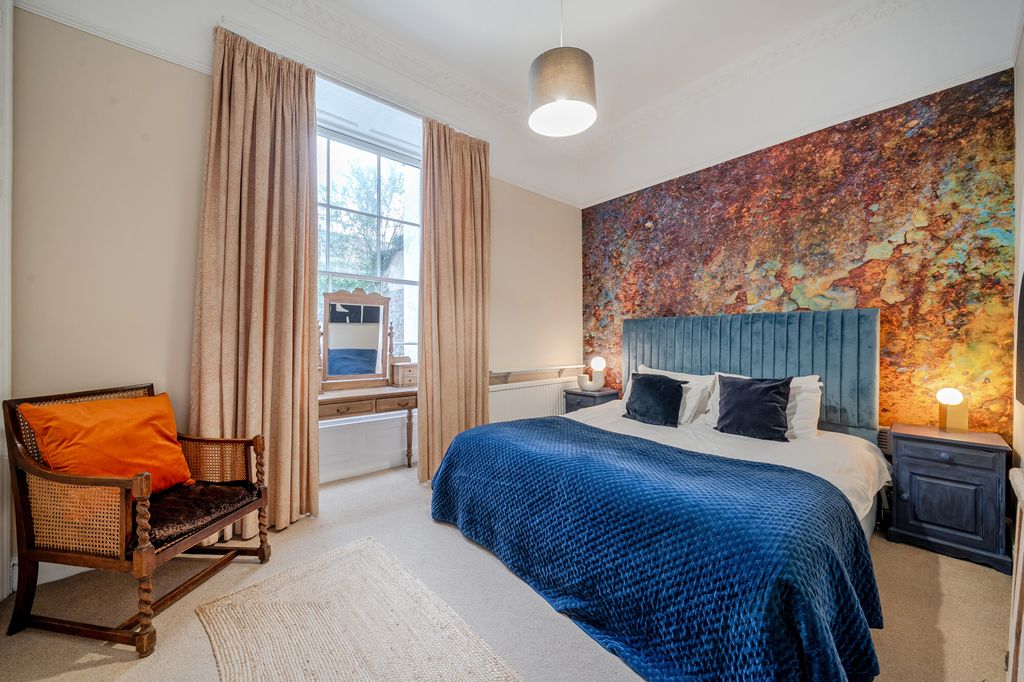 2 bed flat for saleRoyal York Crescent, Bristol BS8 photo 5