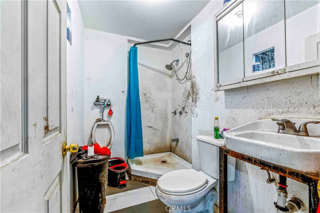 Additional image 27 of 1855 E 62nd St, Los Angeles, CA 90001