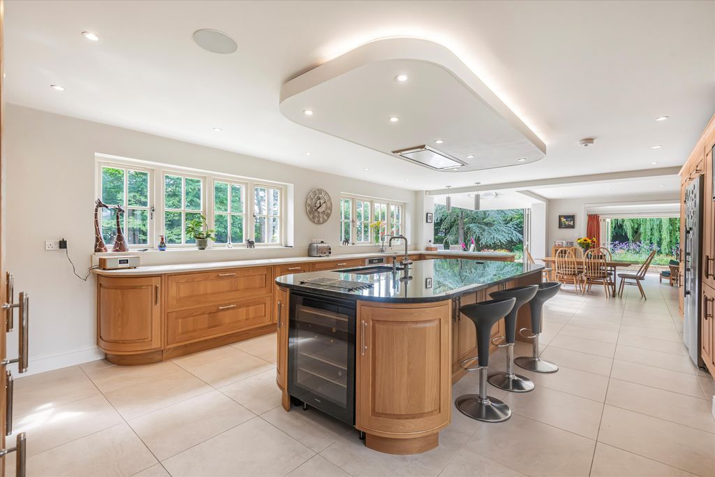 Additional image 3 of 7 bed detached house for saleParkside, Henley-On-Thames, Oxfordshire RG9
