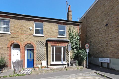 Houblon Road, Richmond TW10