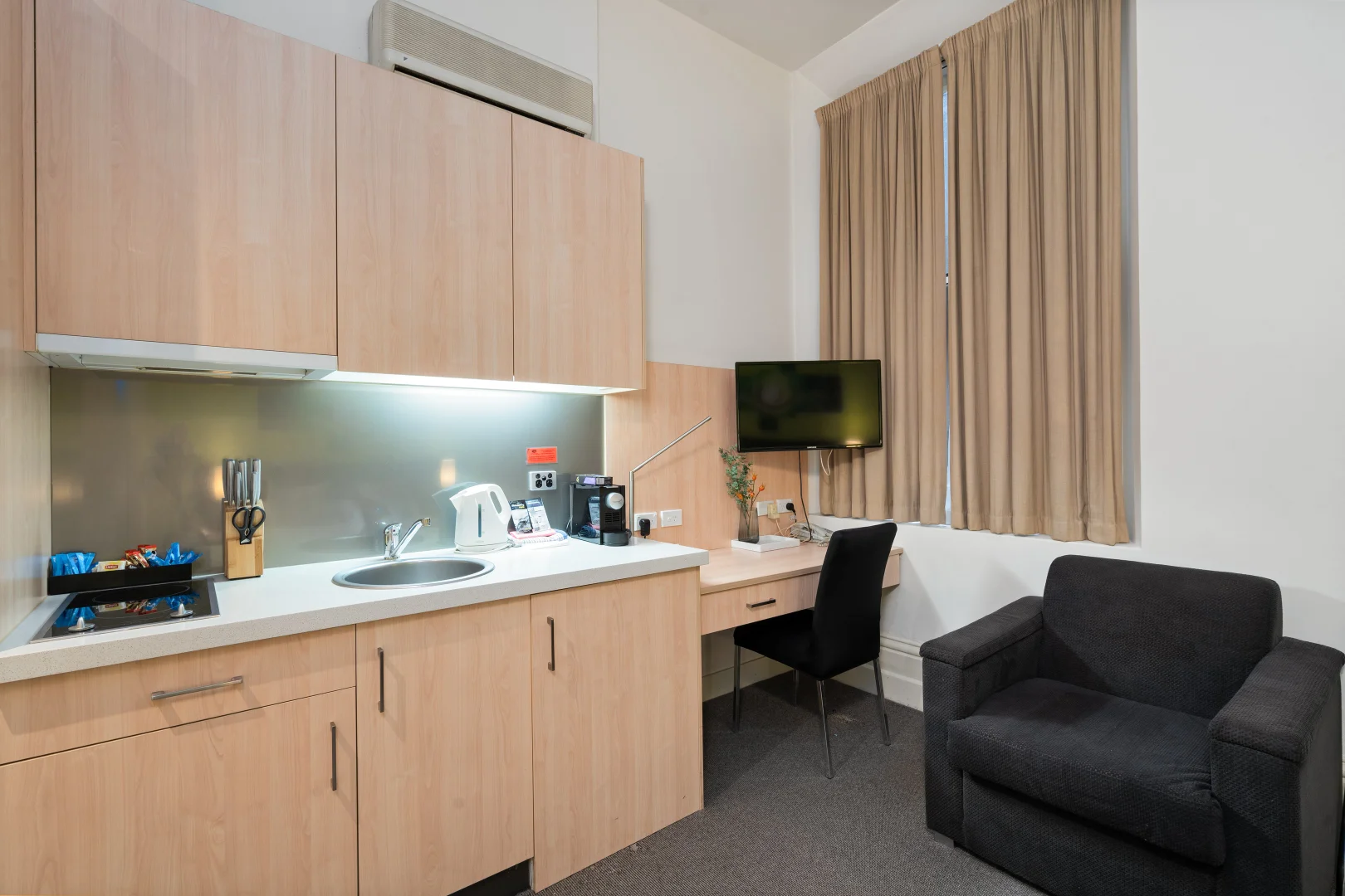 Additional image 8 of 304/18-20 Bank Pl, Melbourne VIC 3000