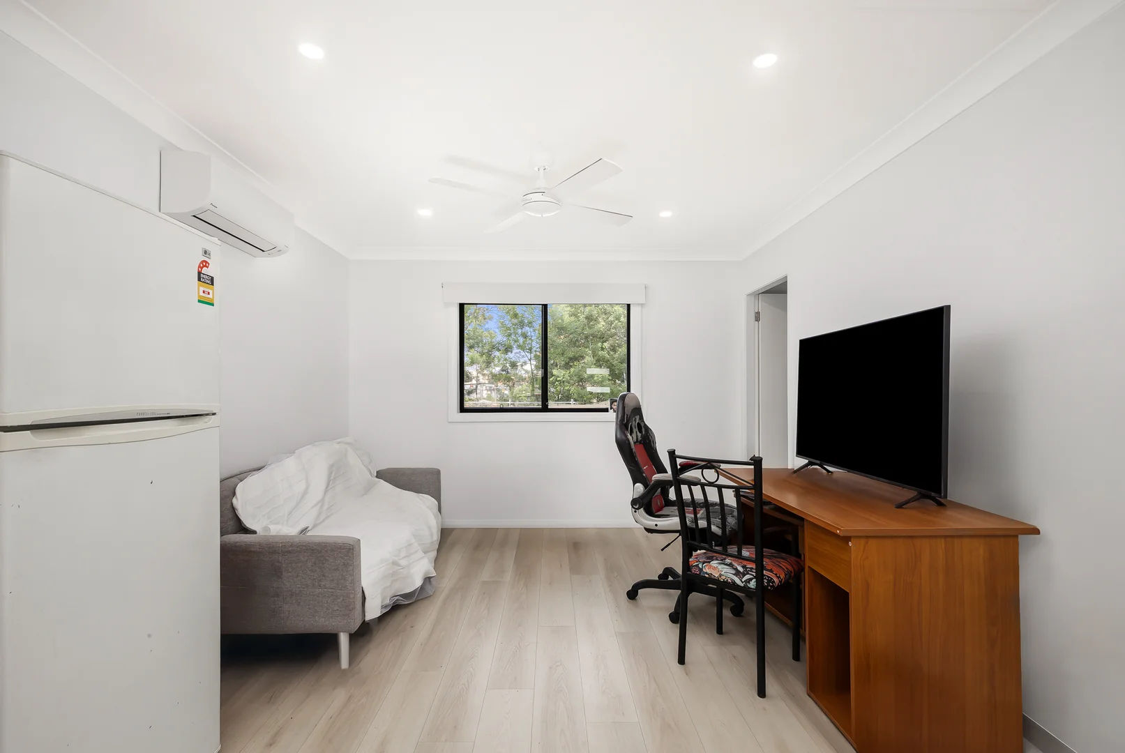 Additional image 3 of 33 & 33A Cedar Crescent, North St Marys NSW 2760