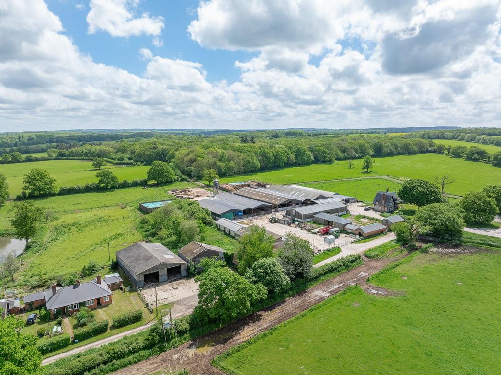 3 bed farm for saleOverton, Basingstoke, Hampshire RG25