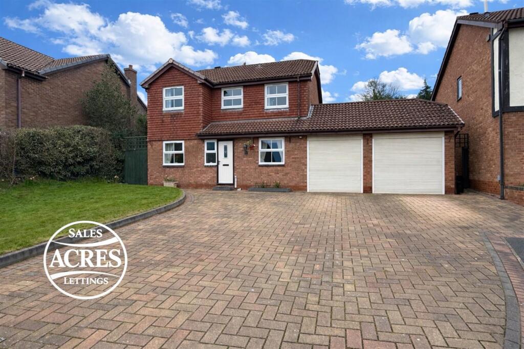 Petershouse Drive, Four Oaks