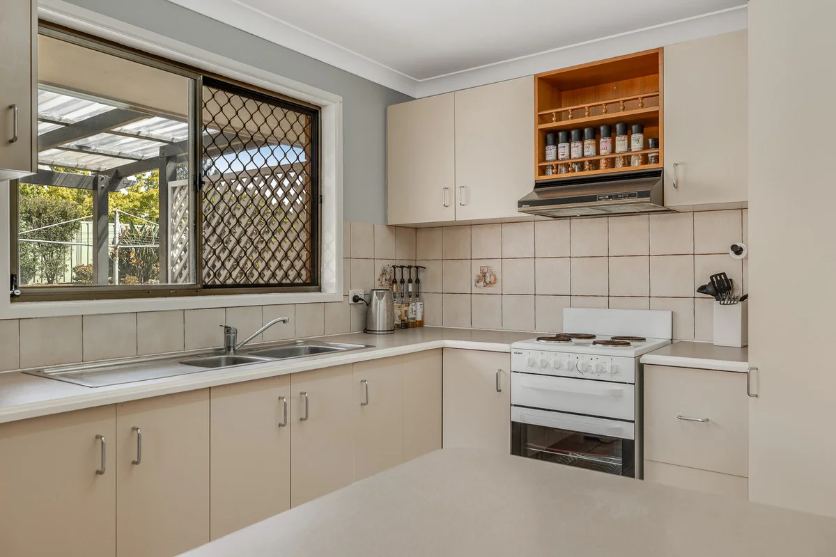 Additional image 6 of 8 Champagne Crescent, Wilsonton Heights QLD 4350