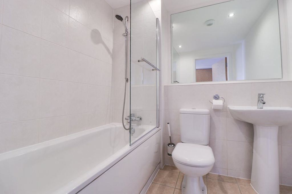 Additional image 9 of 2 bed flat for saleTroy Road, Horsforth, Leeds, West Yorkshire, UK LS18