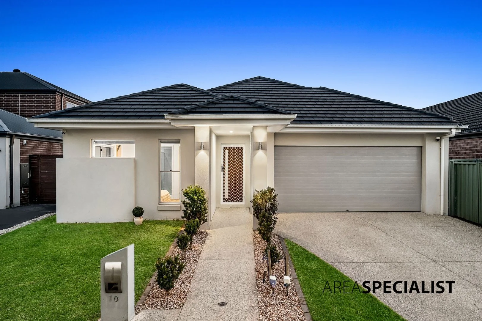 10 Dusseldorp Avenue, Pakenham VIC 3810