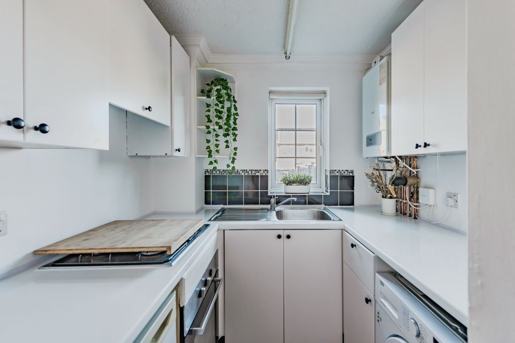 Additional image 3 of 1 bed terraced house for saleEstcots Drive, East Grinstead RH19