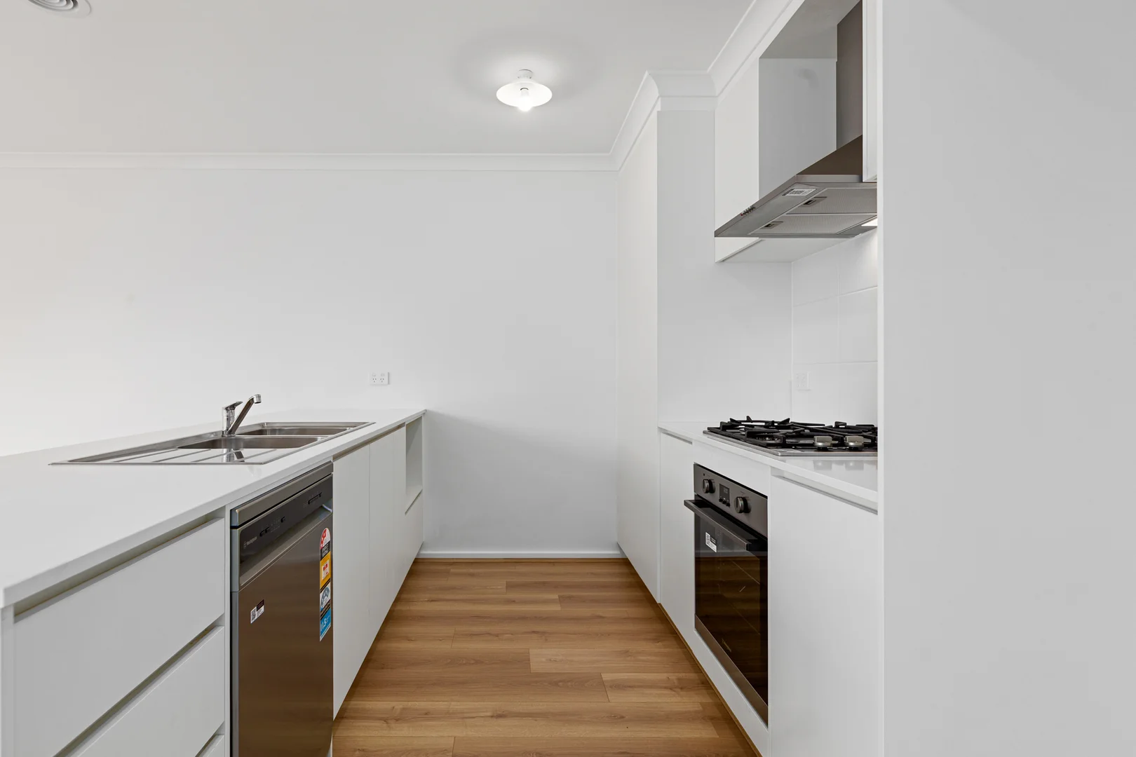 49 Lucania Cres, Tarneit VIC 3029 photo 2