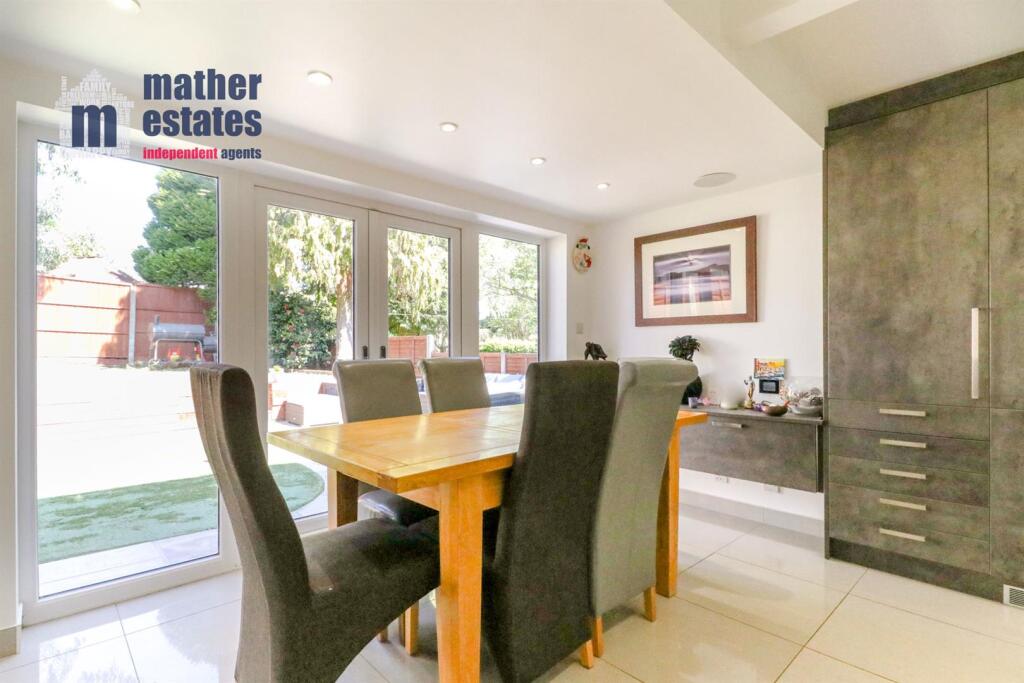 Lark Rise, Birds & Trees Area, Hatfield photo 4