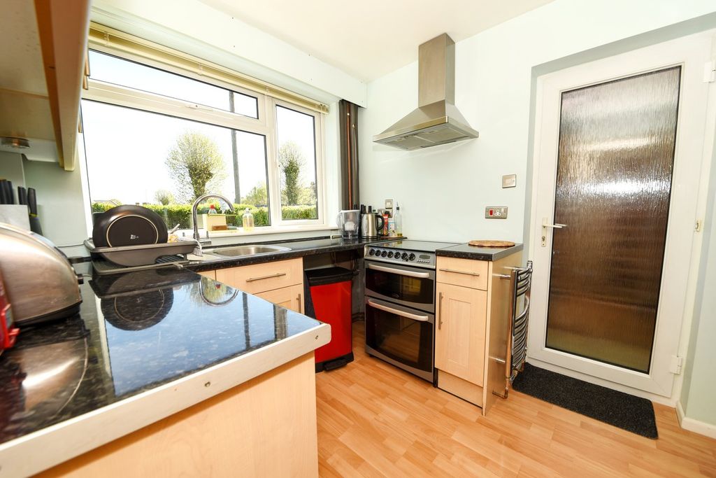 Additional image 5 of 3 bed semi-detached house for saleOld Newtown Road, Newbury RG14