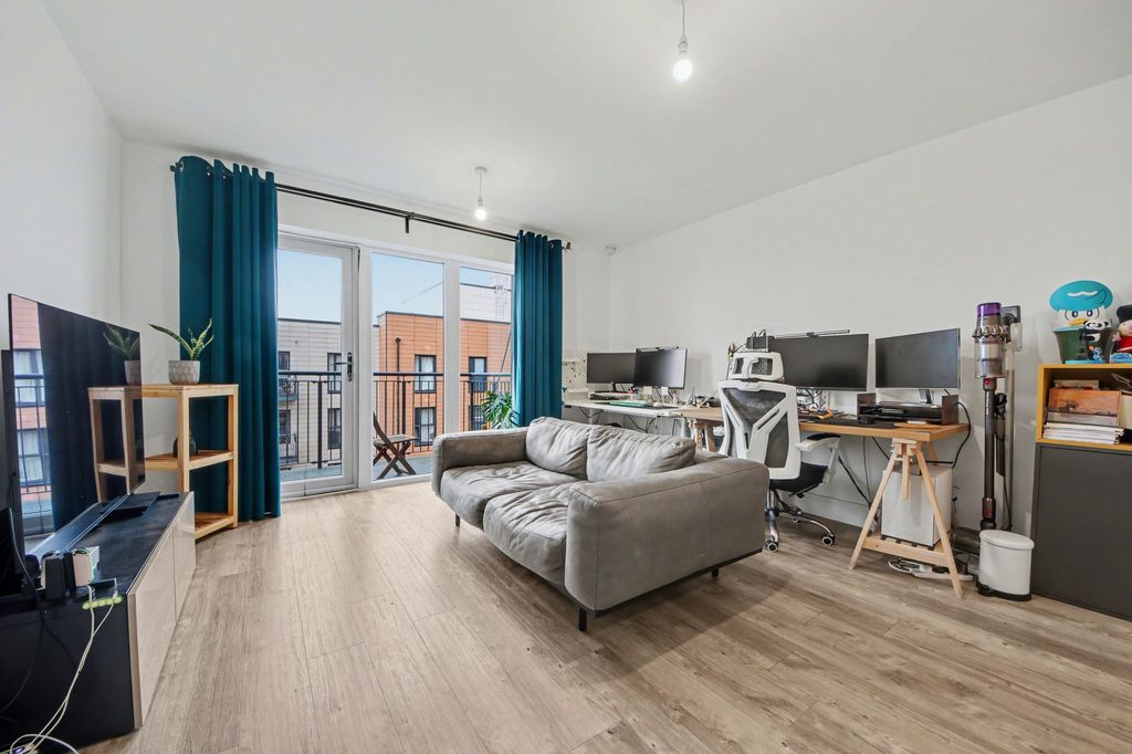 1 bed flat for saleThomas Blake Avenue, Southampton SO14
