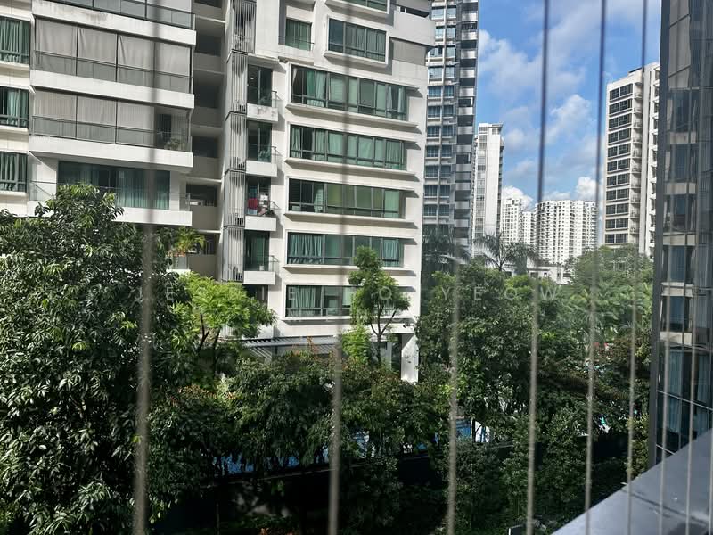 18A Amber Gardens