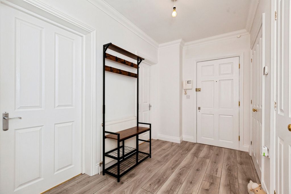 Additional image 19 of 2 bed flat for saleShoppenhangers Road, Maidenhead, Berkshire SL6