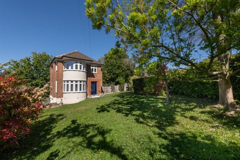 Hampden Way, London N14