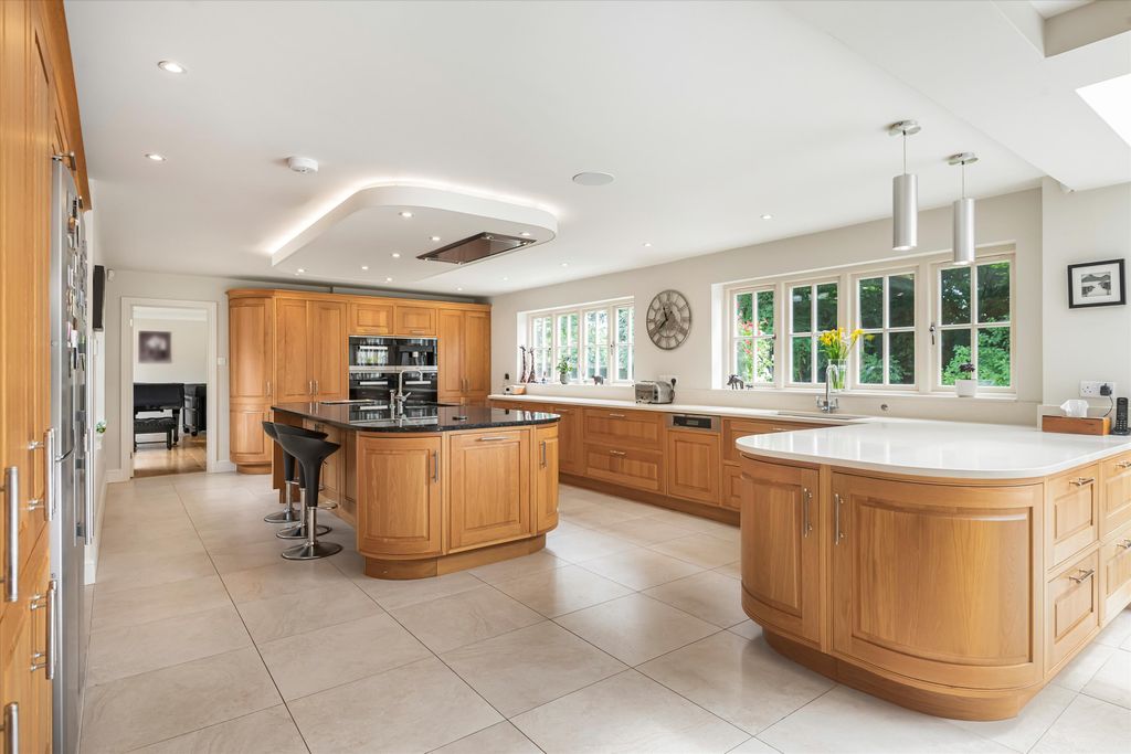 Additional image 5 of 7 bed detached house for saleParkside, Henley-On-Thames, Oxfordshire RG9