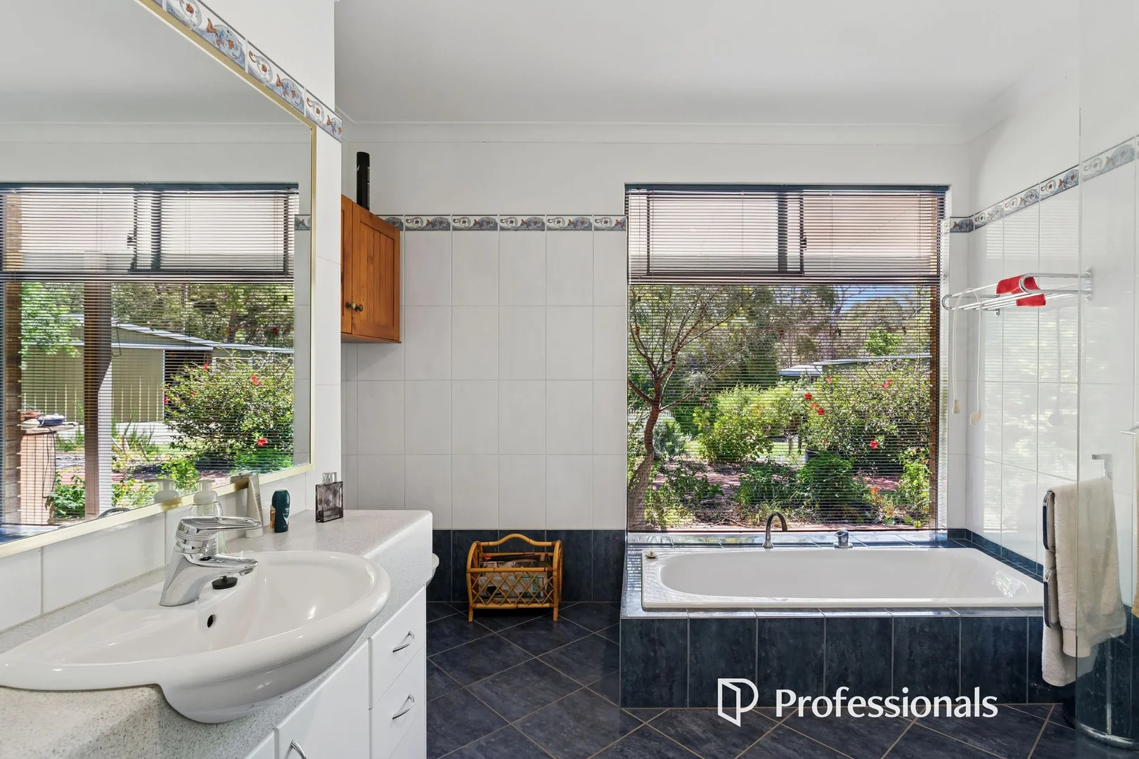 Additional image 9 of 140 Watsonia Road, Gooseberry Hill WA 6076