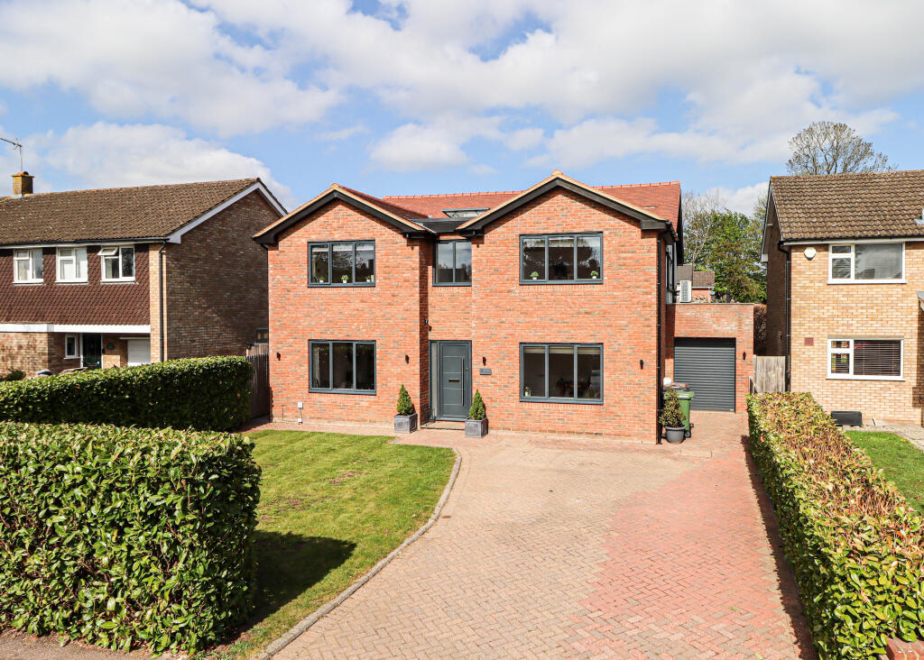 Grant Gardens, Harpenden, Hertfordshire, AL5
