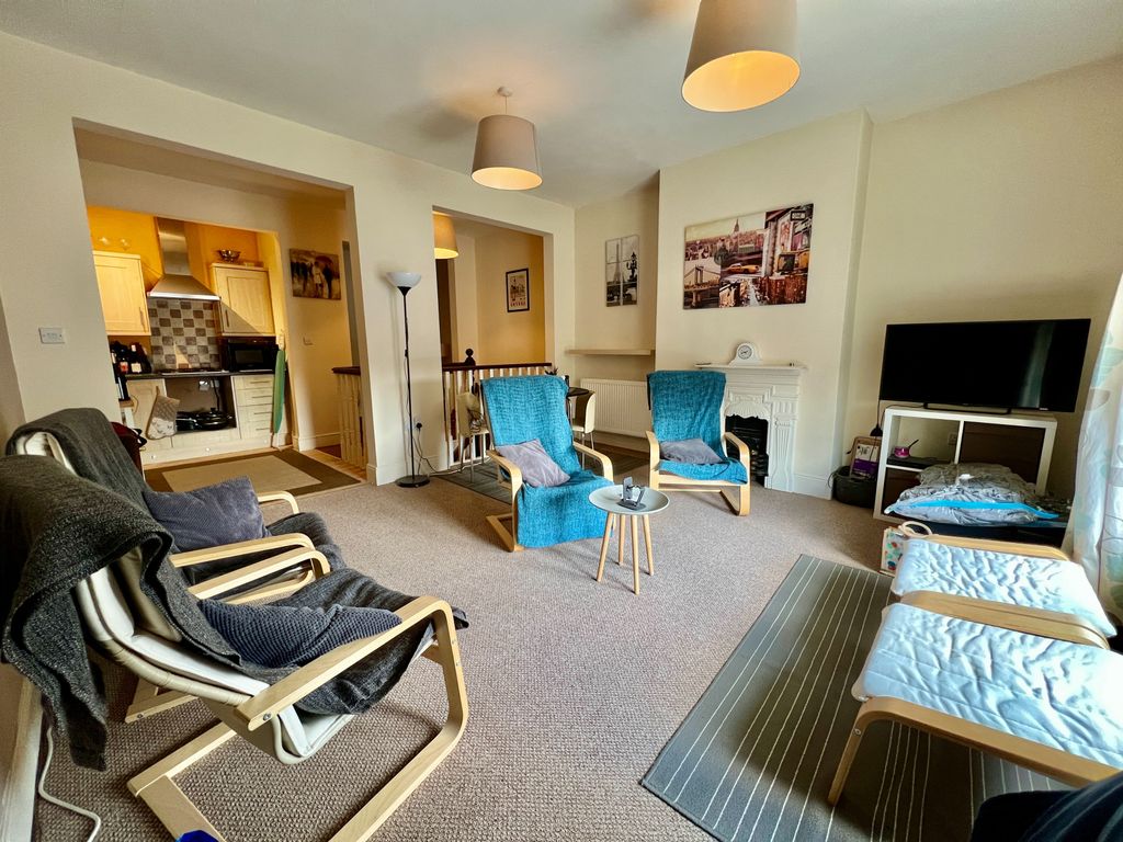 Additional image 3 of 2 bed flat for saleHarlaxton Road, Grantham NG31