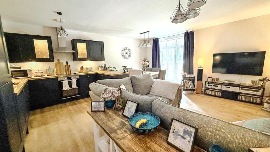 Middlepark Drive, Northfield, BVT, Birmingham,