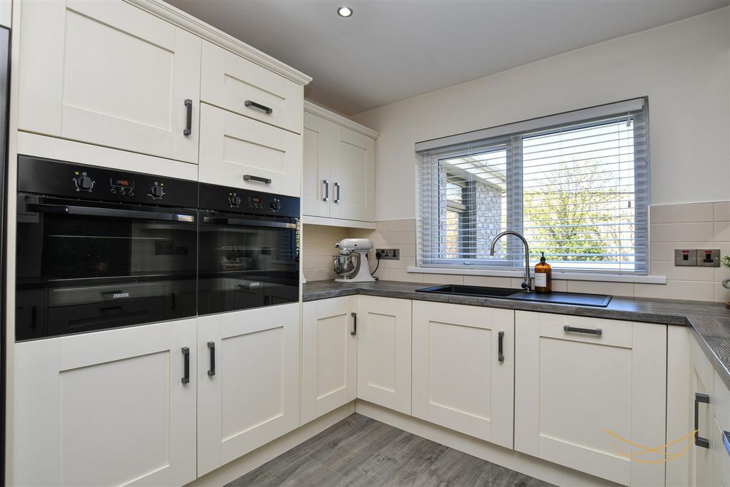 Additional image 28 of 5 bed detached house for saleHydepark Close, Newtownabbey BT36