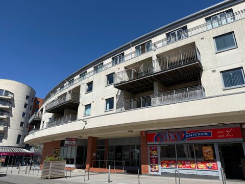 Broadway Plaza, City Centre B16