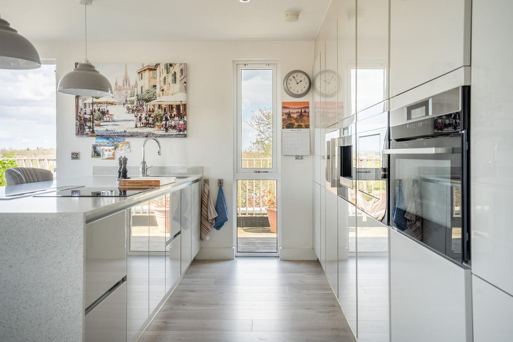 2 bed flat for saleMedallion House, Joseph Terry Grove, York YO23 photo 4