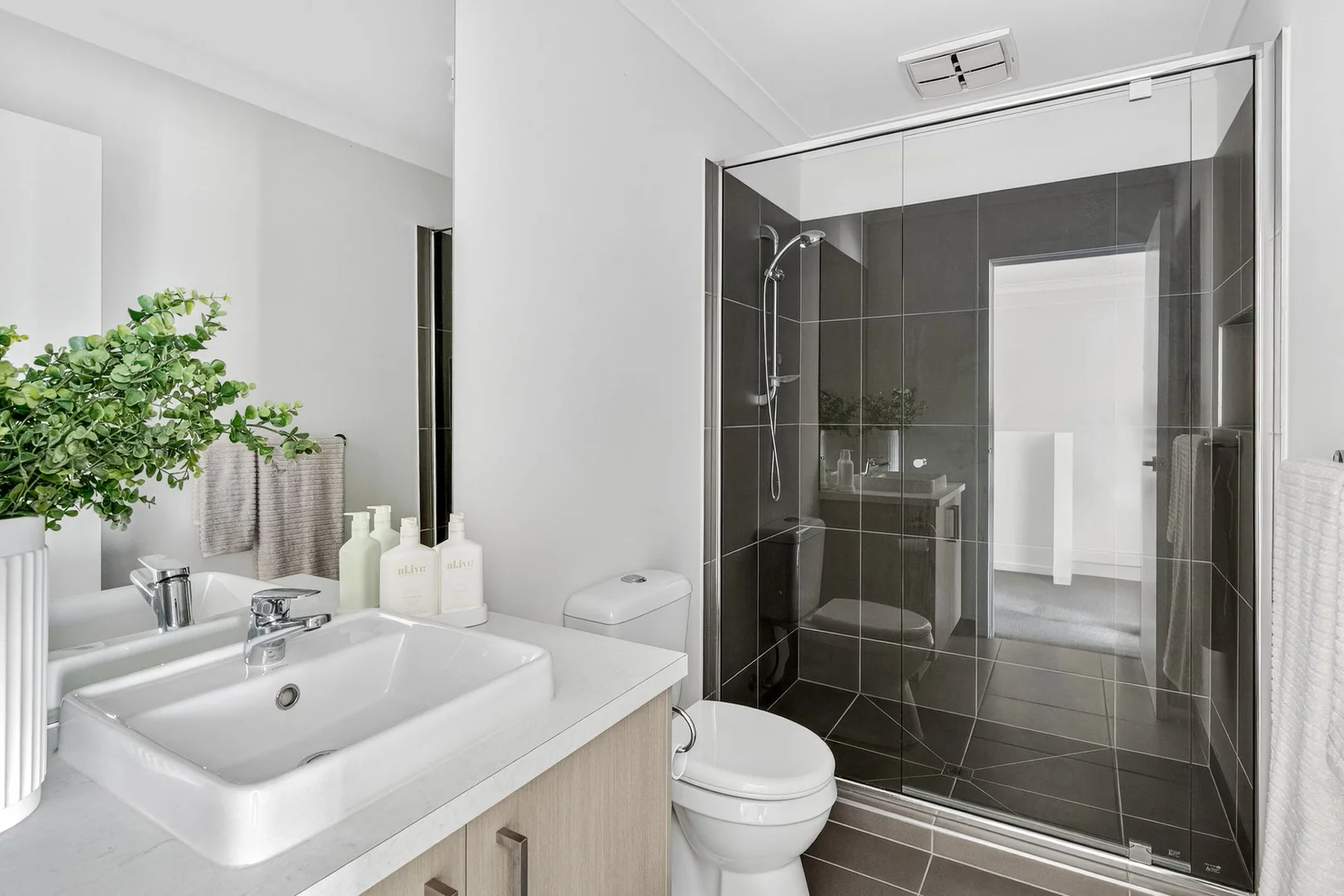 Additional image 8 of 13 Parkfield Boulevard, Charlemont VIC 3217