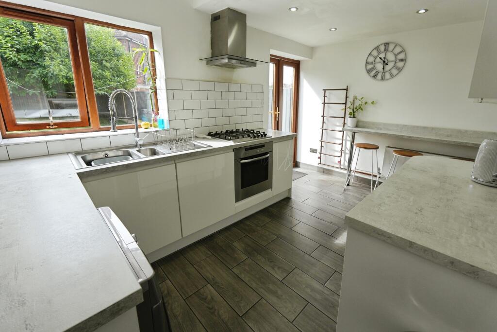 Clay Lane, Oldbury, B69 photo 2