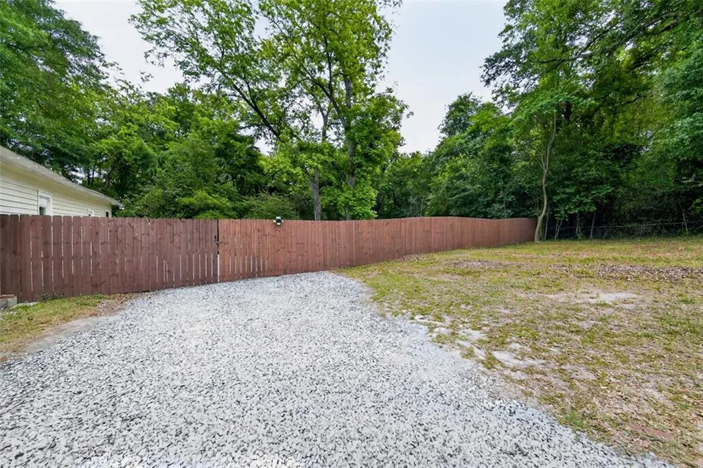 Additional image 3 of 1102 18th Avenue, Phenix City, AL 36867