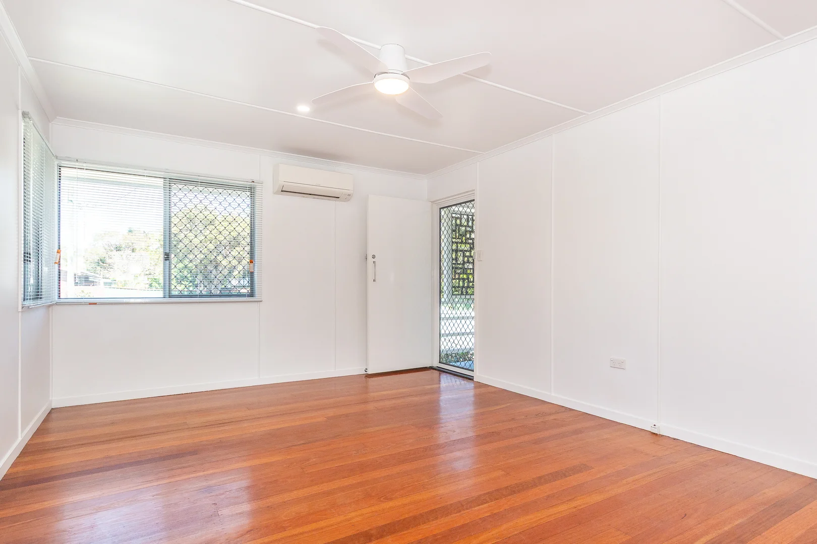 18 Beach Street, Kippa-Ring QLD 4021 photo 5