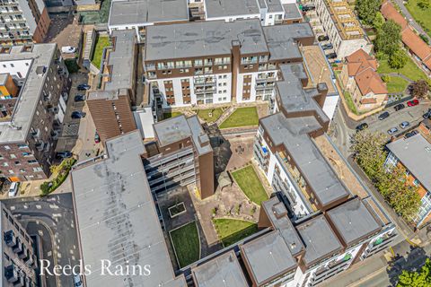 Isaac Way, Manchester M4