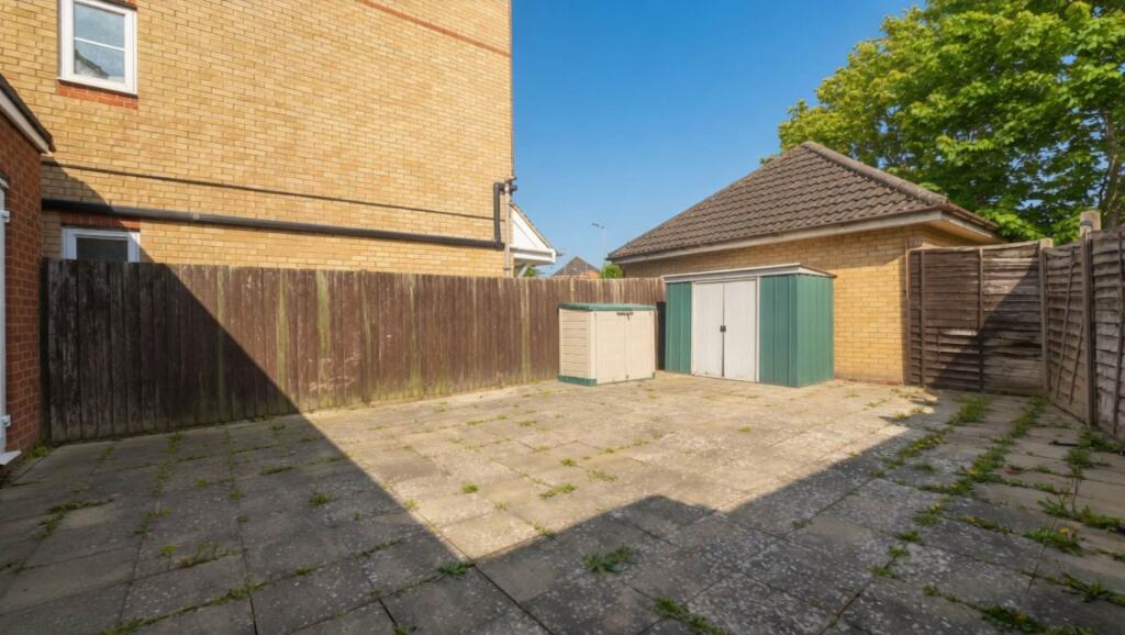 Thistle Drive, Hatfield photo 4