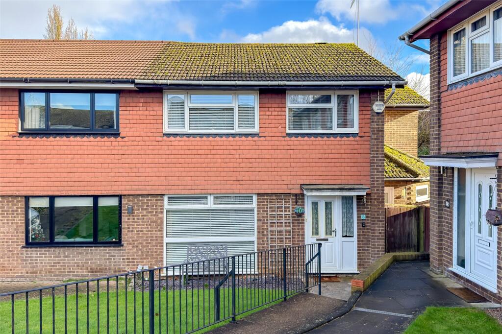 Tiverton Court, Harpenden, Hertfordshire, AL5
