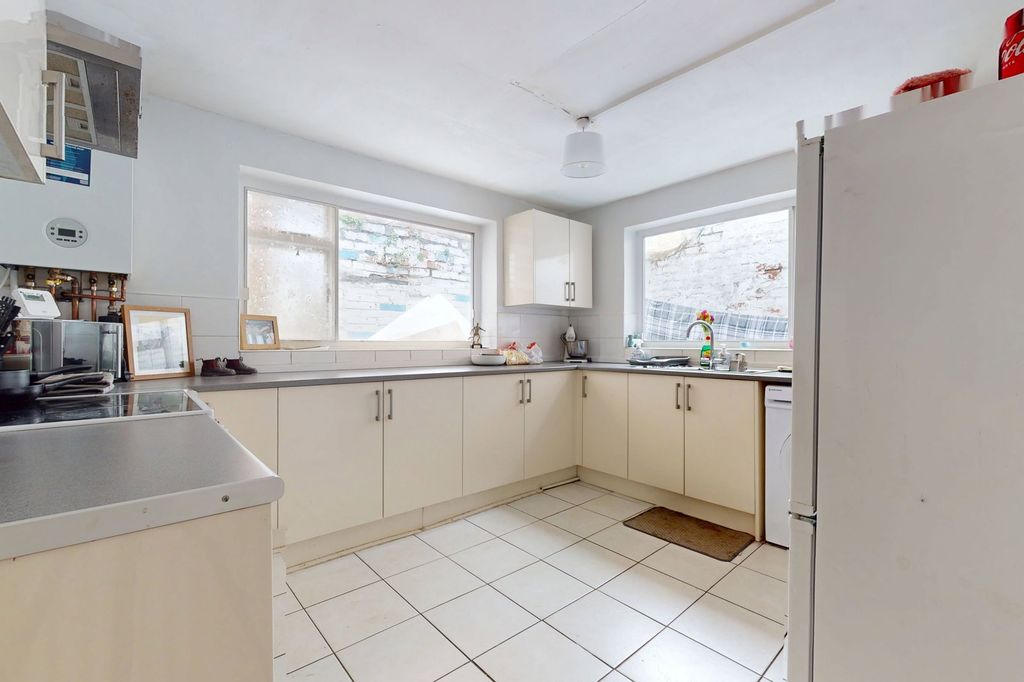 Additional image 4 of 2 bed flat for saleArgyle Terrace, Hexham, Northumberland NE46