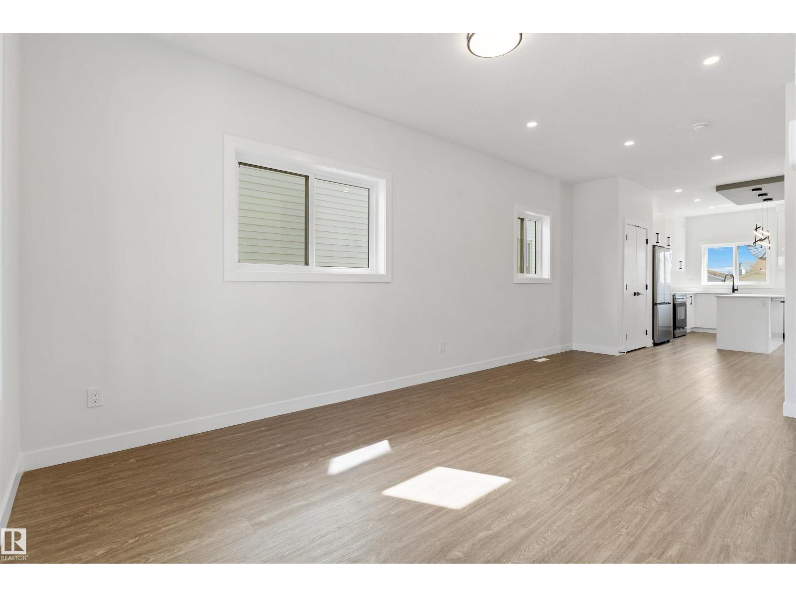 Additional image 6 of 12427 47 Street NW, Edmonton, AB, T5W5E5