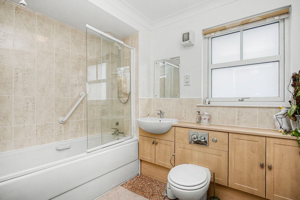 Additional image 12 of 2 bed flat for sale10 Provost Kirkpatrick Court, Peebles EH45