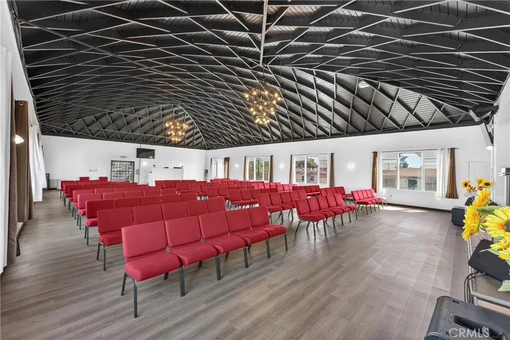 Additional image 17 of 7101 Menlo Ave, Los Angeles, CA 90044