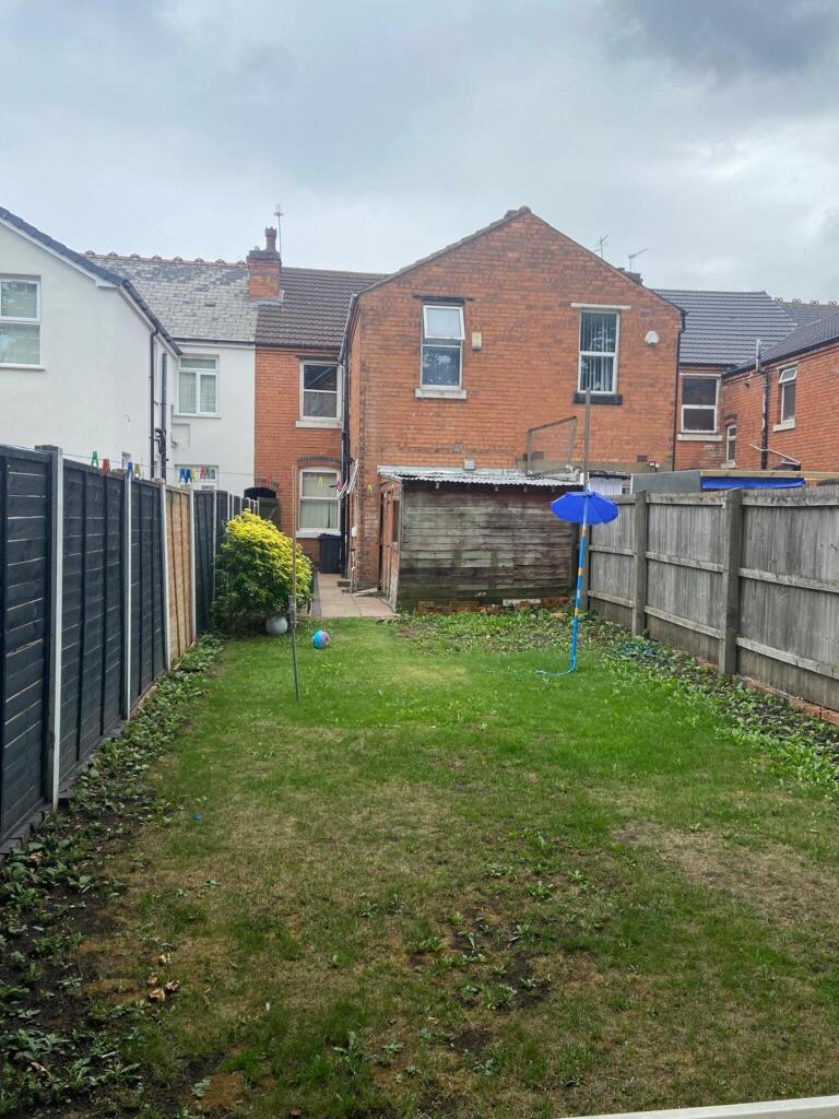 Additional image 7 of Room Available In Alexander rd, B27